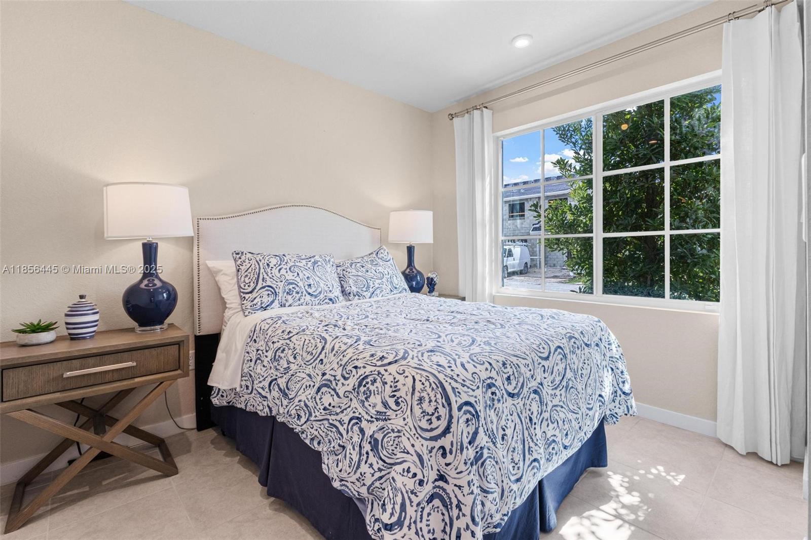 432 NW 10th Ct