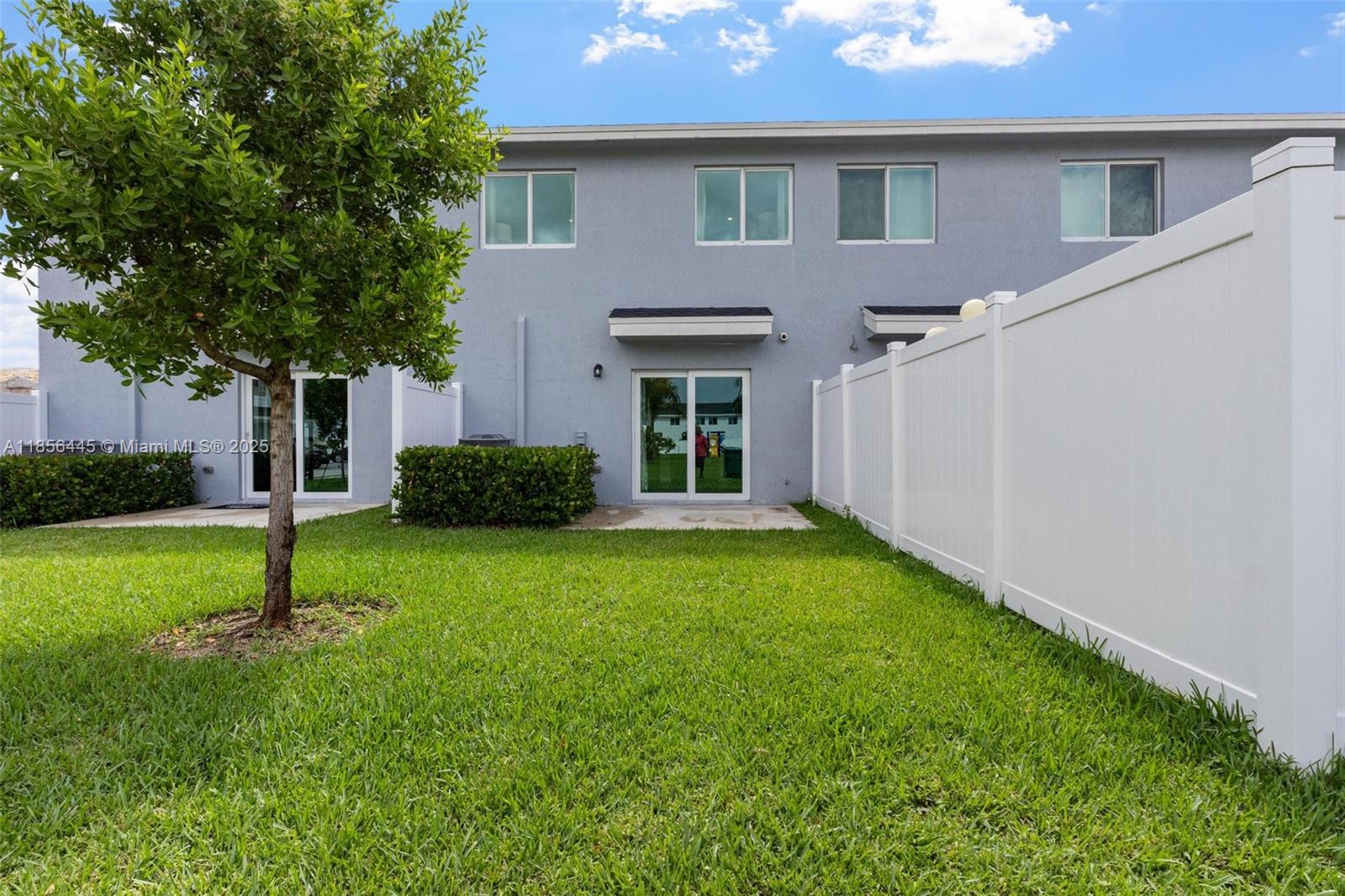 432 NW 10th Ct