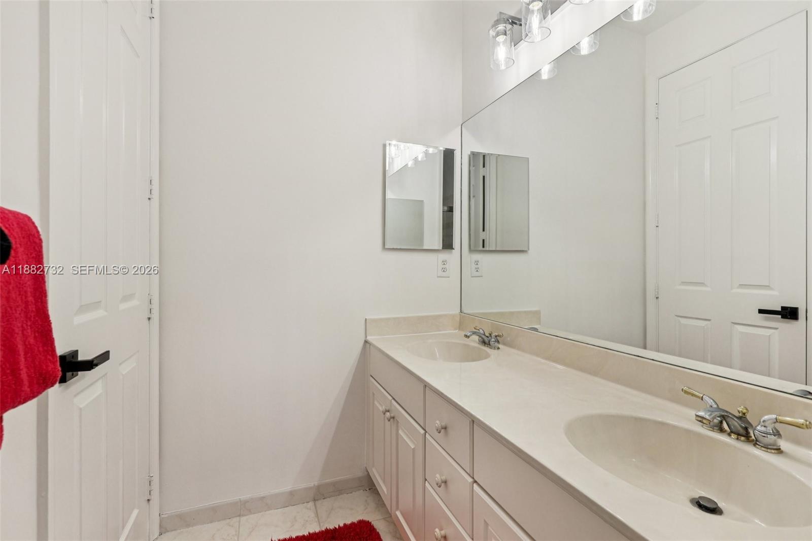 11759 Paradise Cove Ln