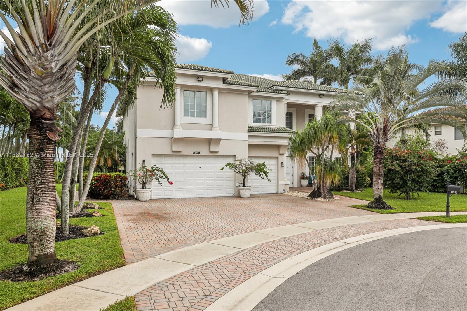 11759 Paradise Cove Ln