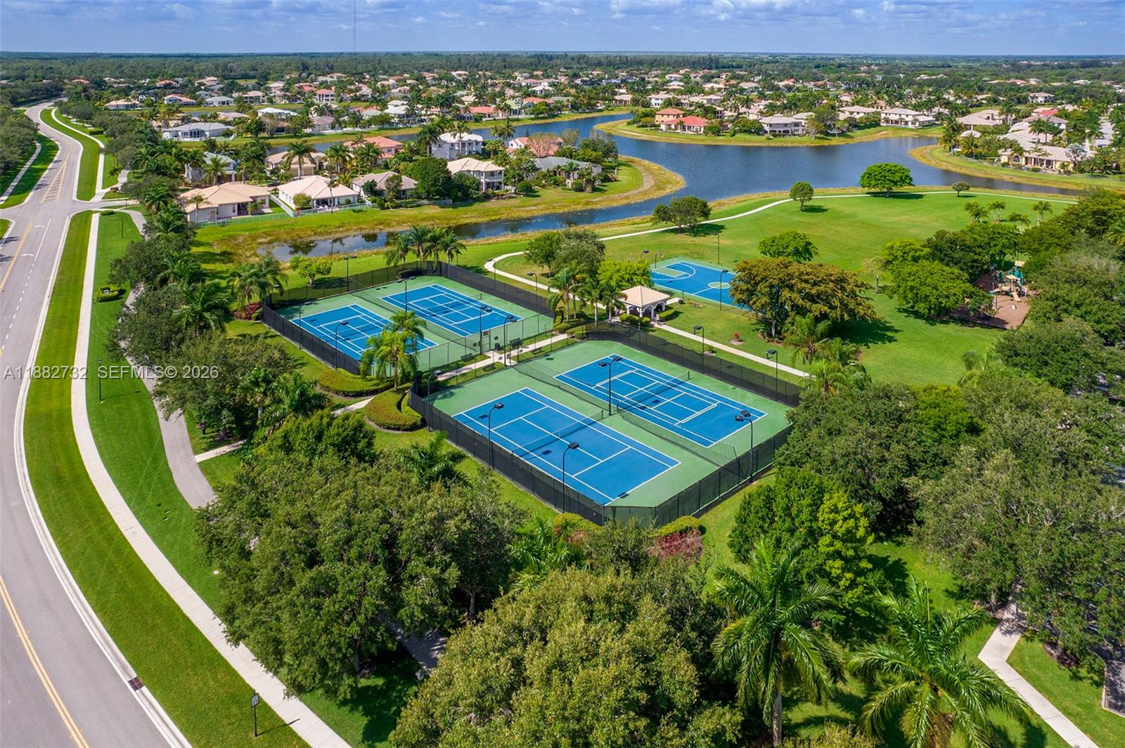 11759 Paradise Cove Ln