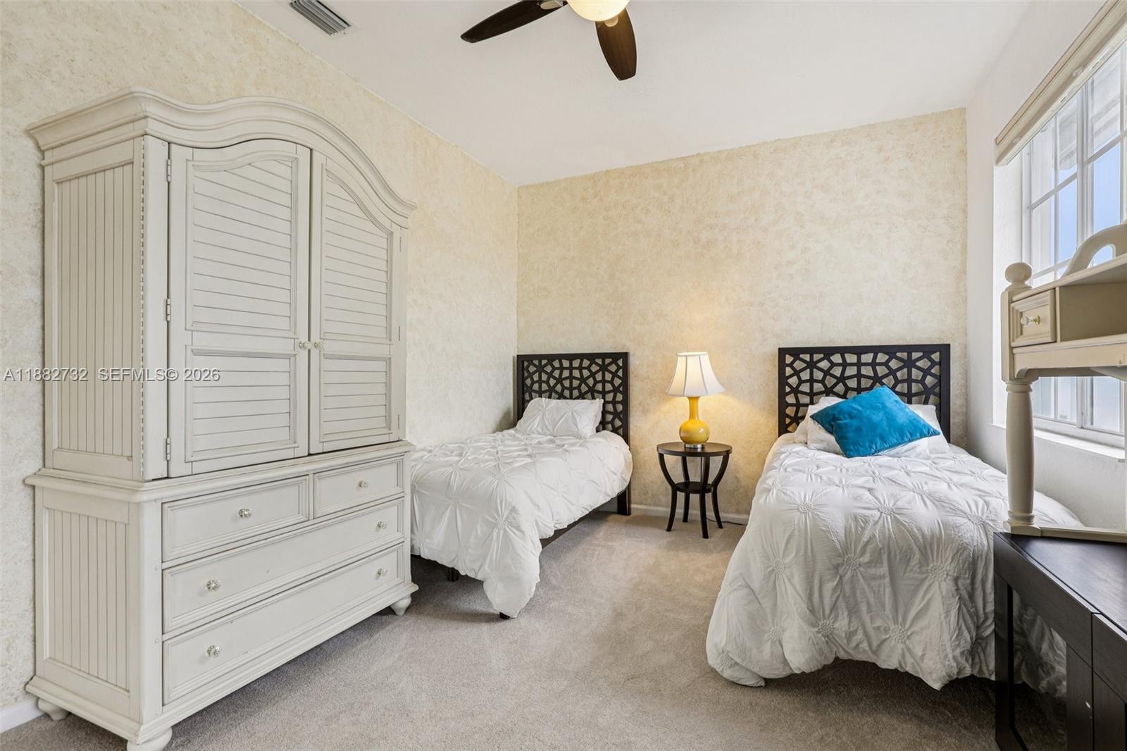 11759 Paradise Cove Ln