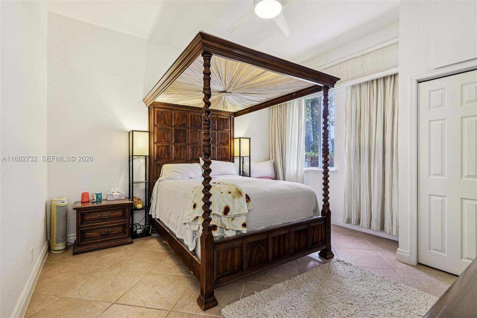 11759 Paradise Cove Ln