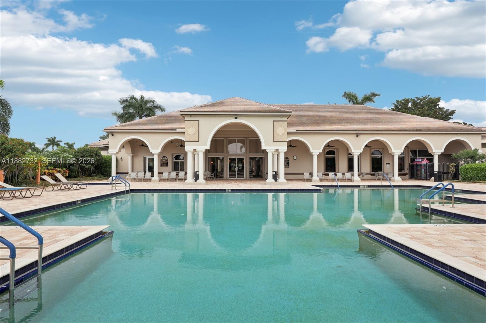 11759 Paradise Cove Ln