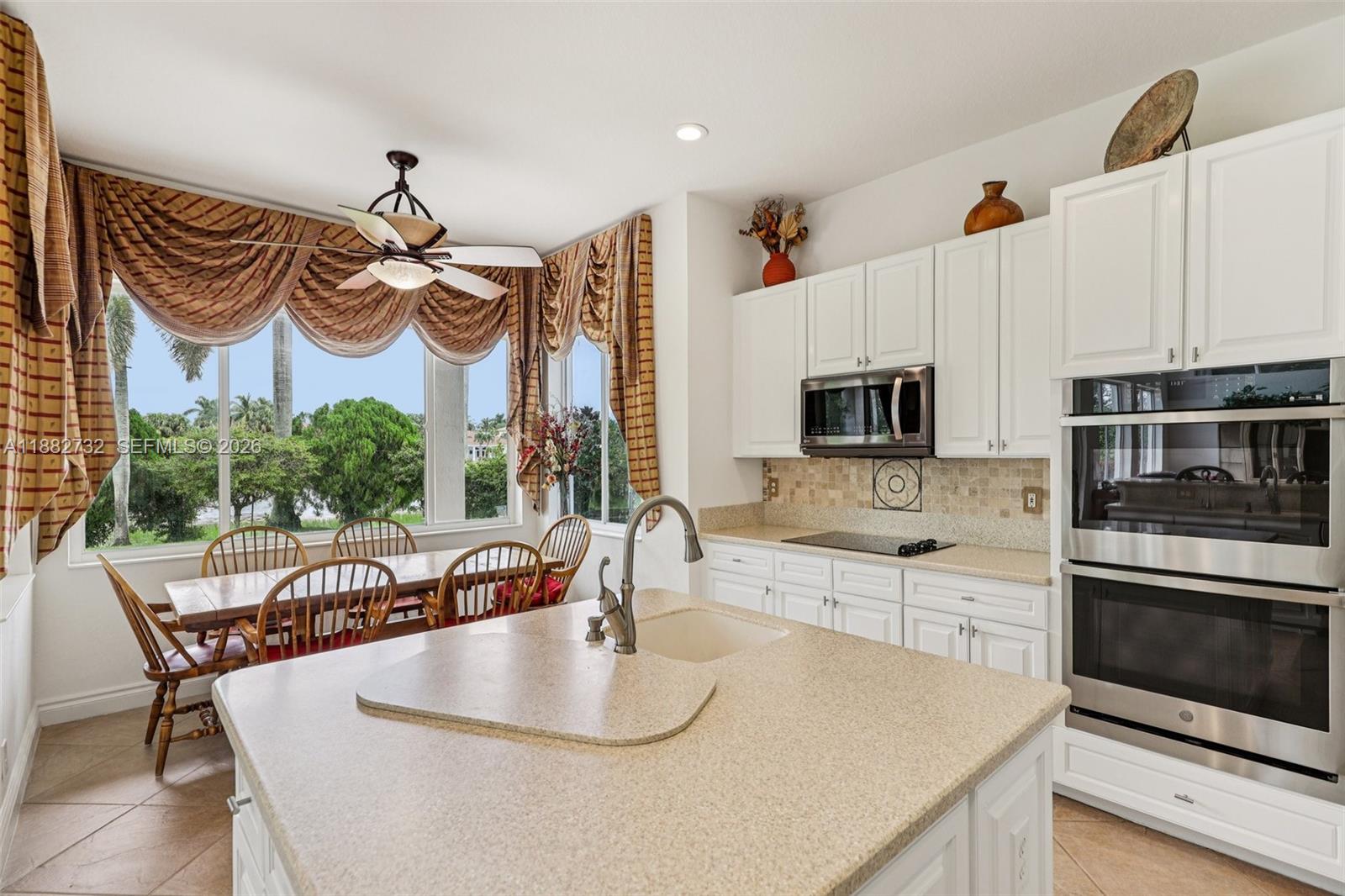 11759 Paradise Cove Ln