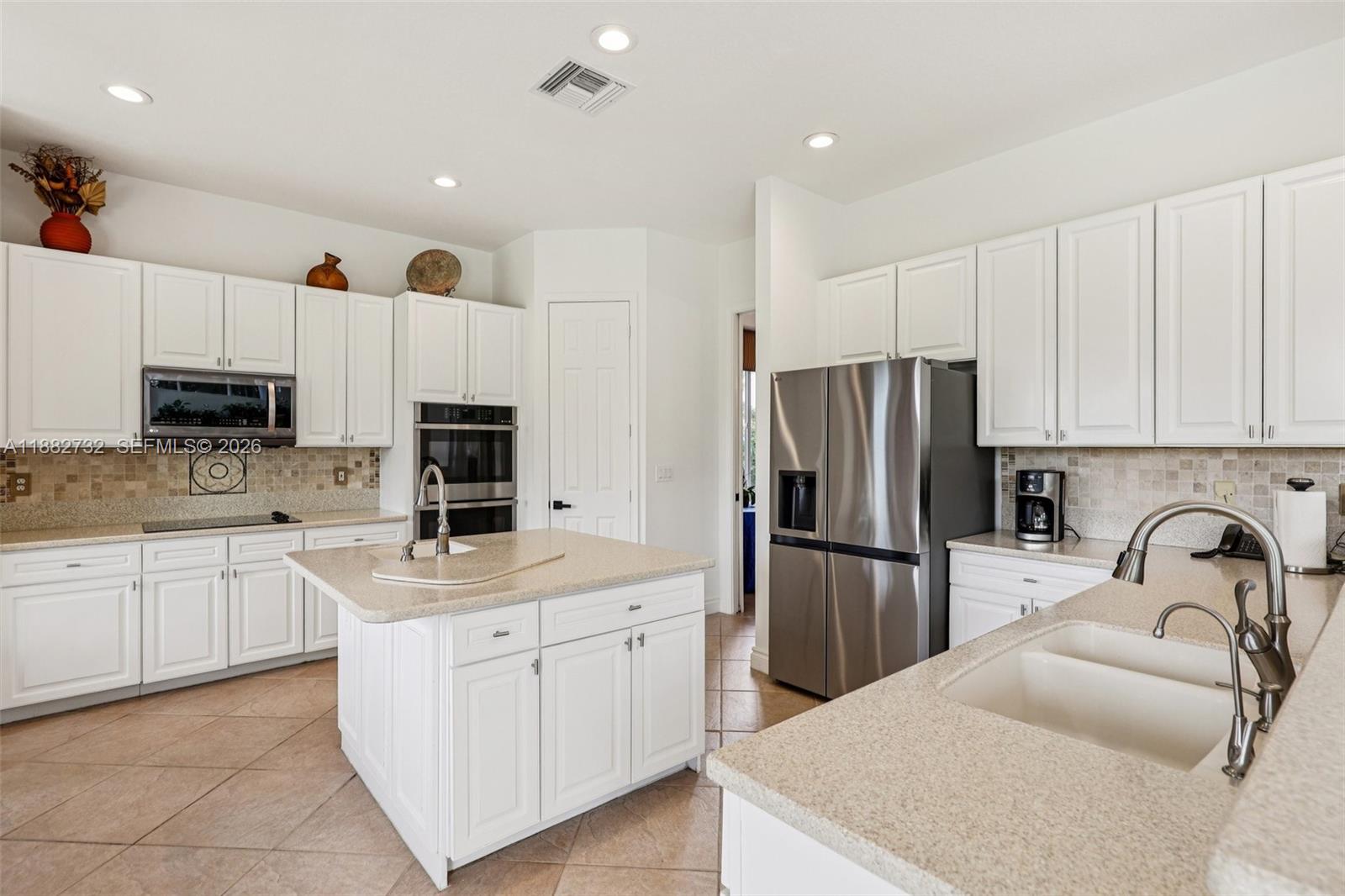 11759 Paradise Cove Ln