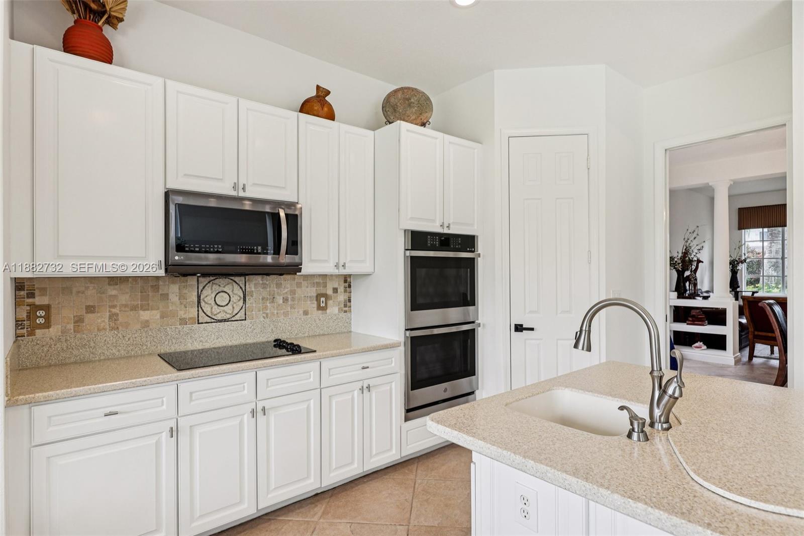 11759 Paradise Cove Ln