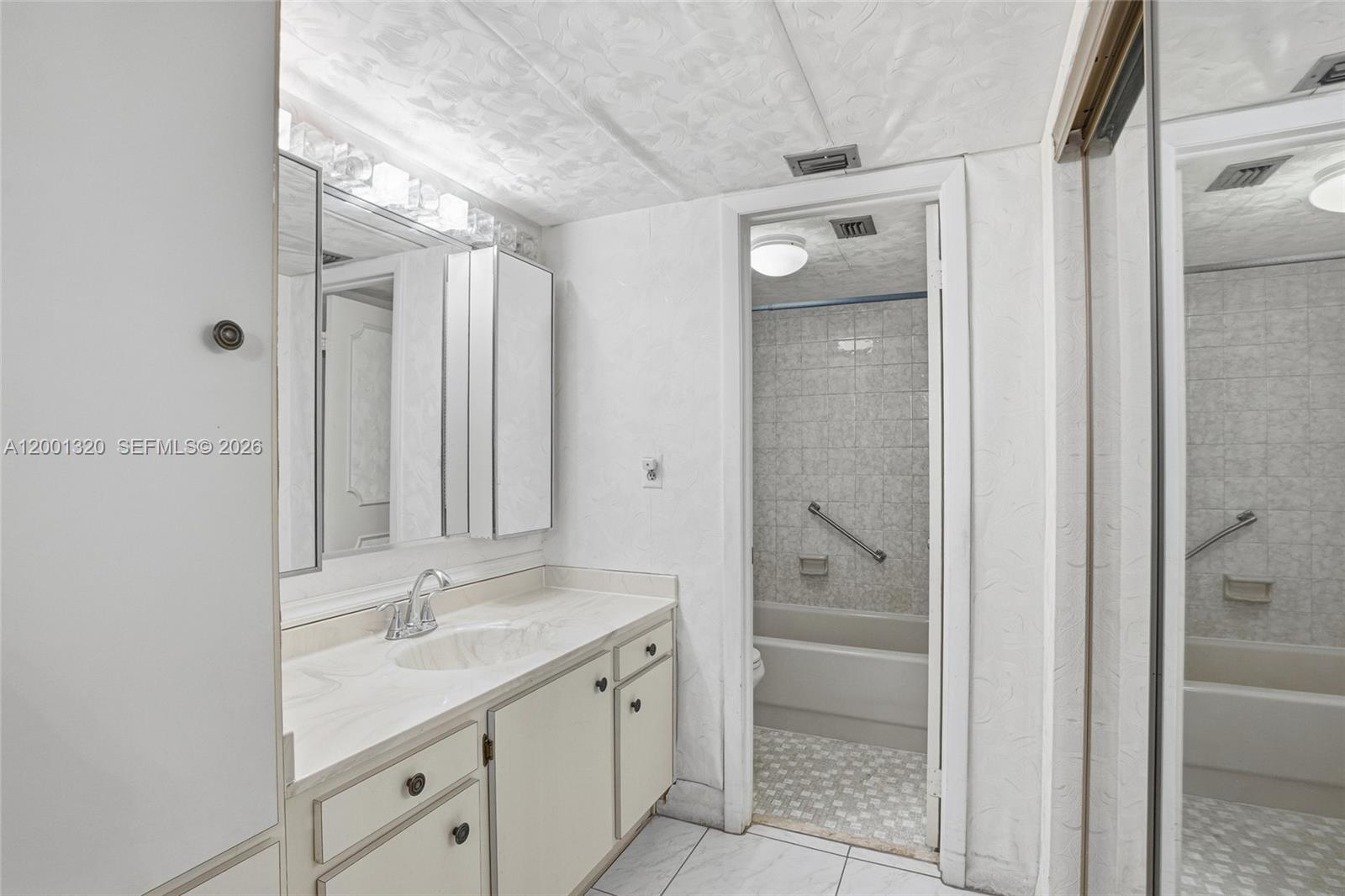 1001 Colony Point Cir # 503