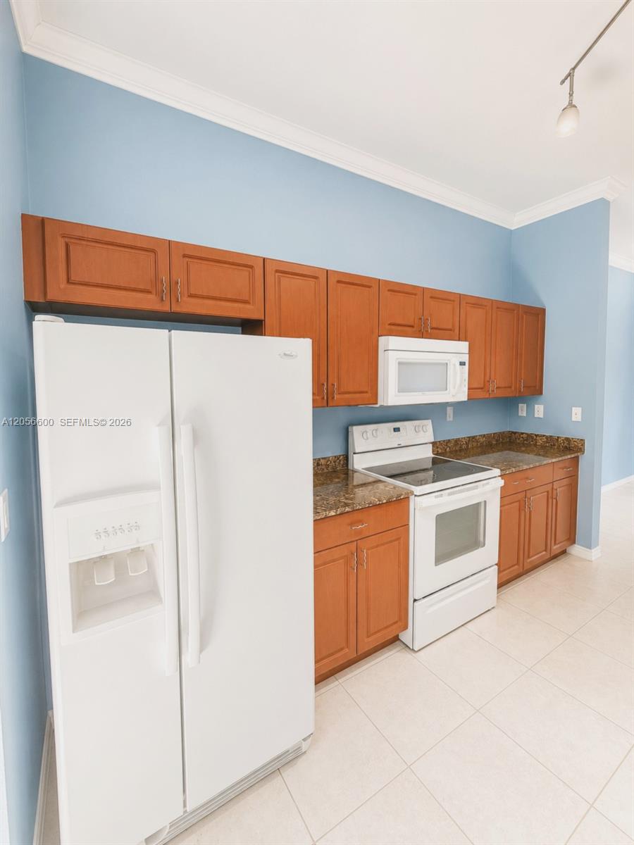 1690 SE 24th Ct