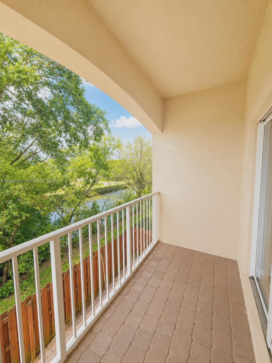 1690 SE 24th Ct