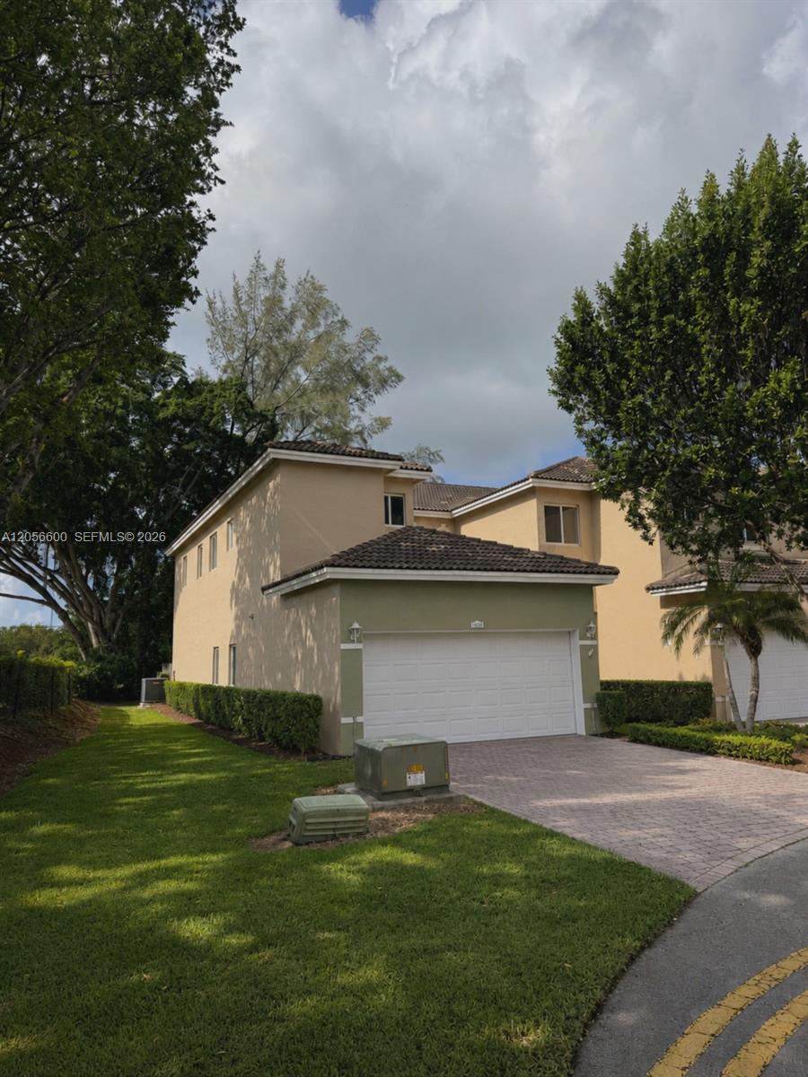 1690 SE 24th Ct