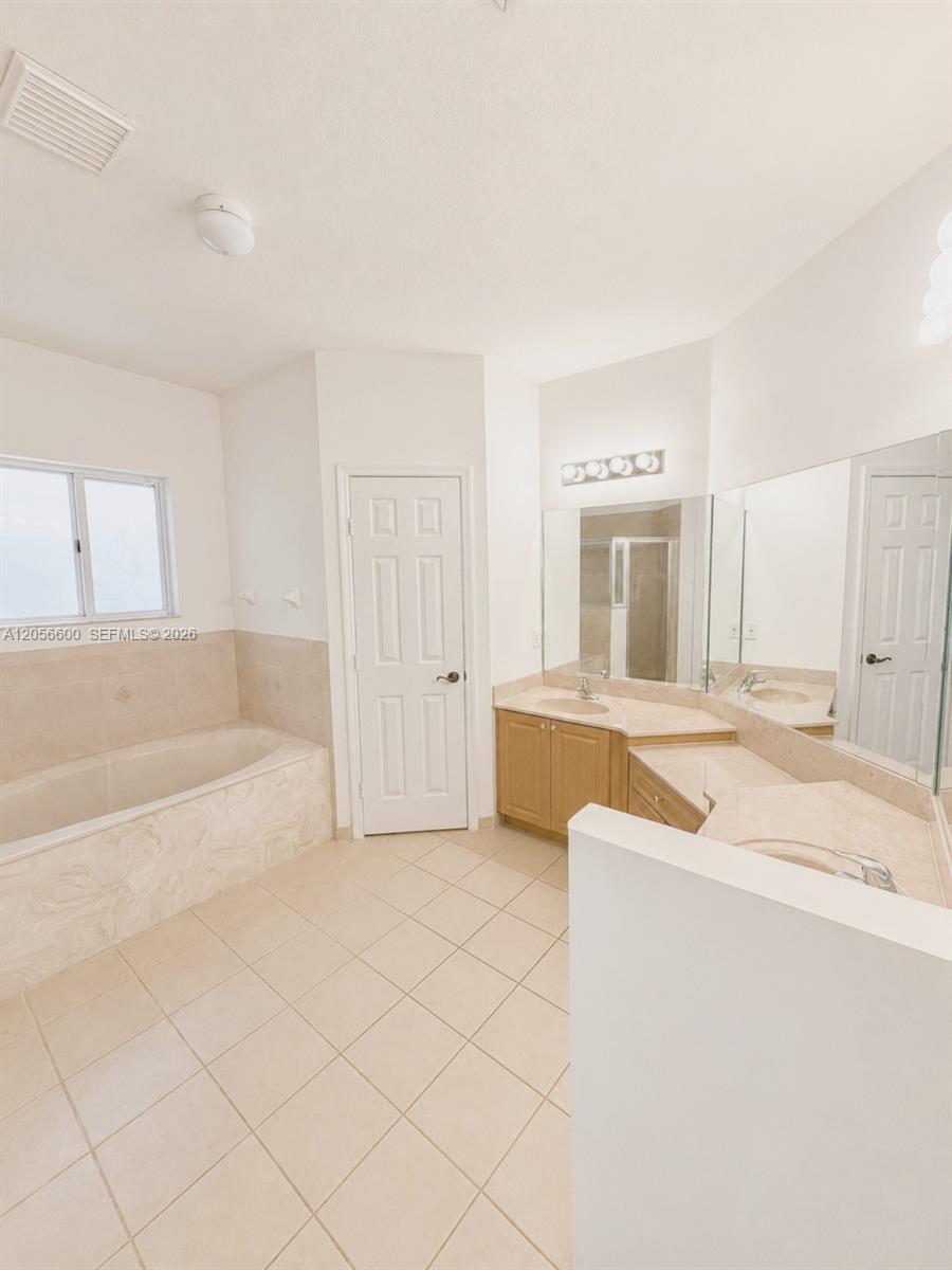 1690 SE 24th Ct