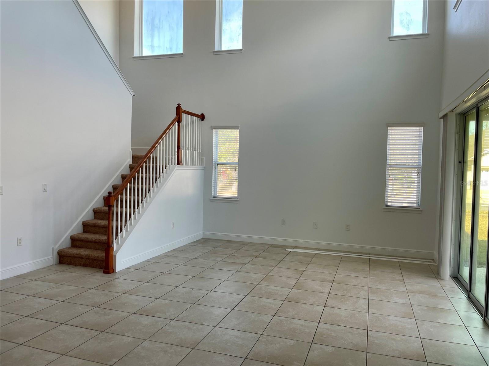 7952 HAMPTON LAKE DR