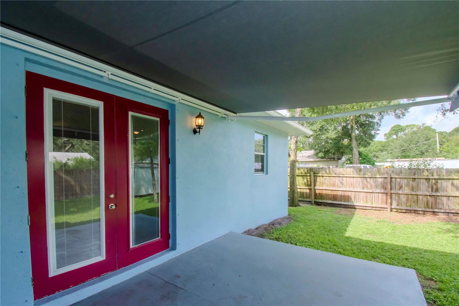 803 W SLIGH AVE