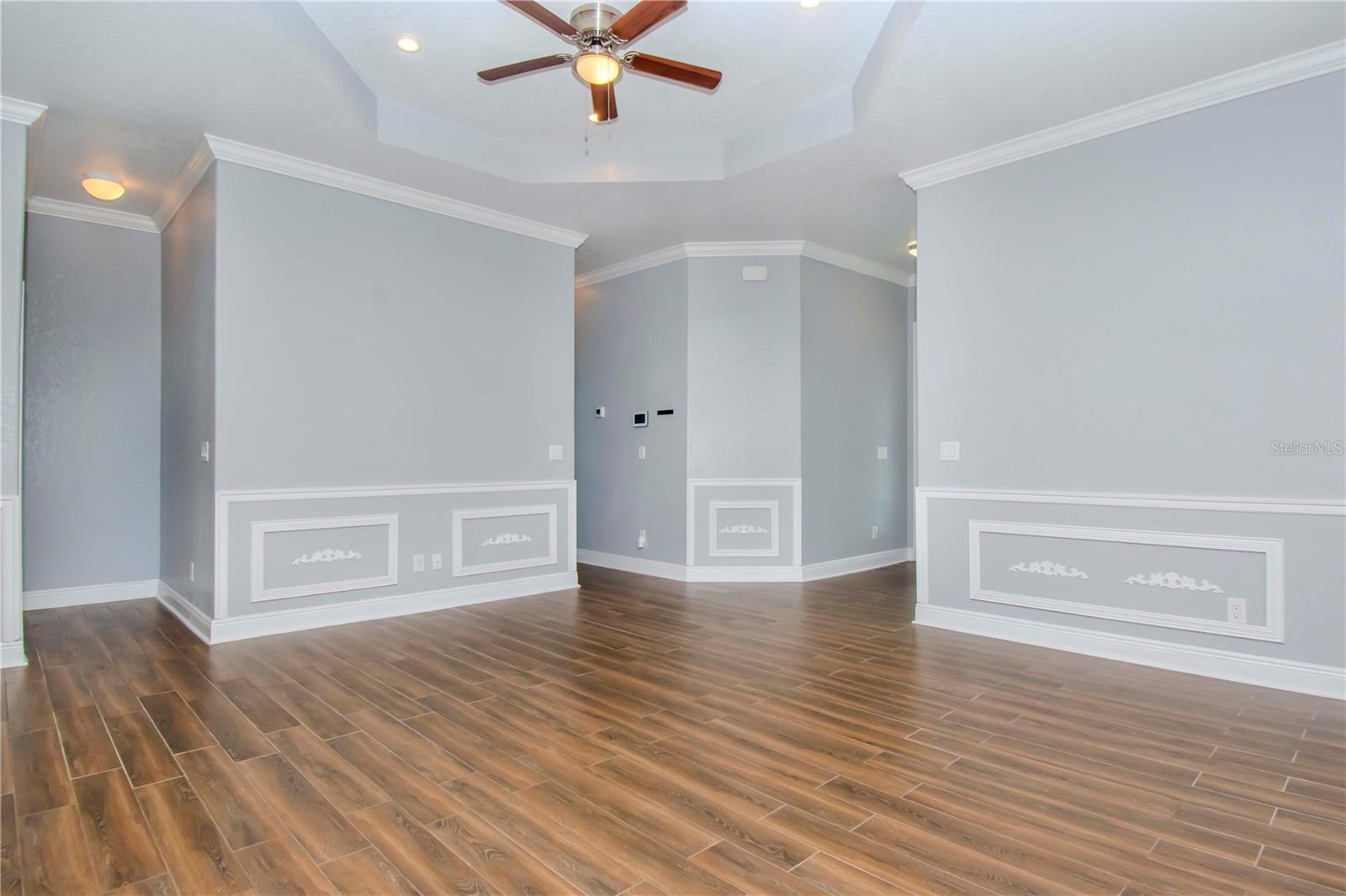803 W SLIGH AVE