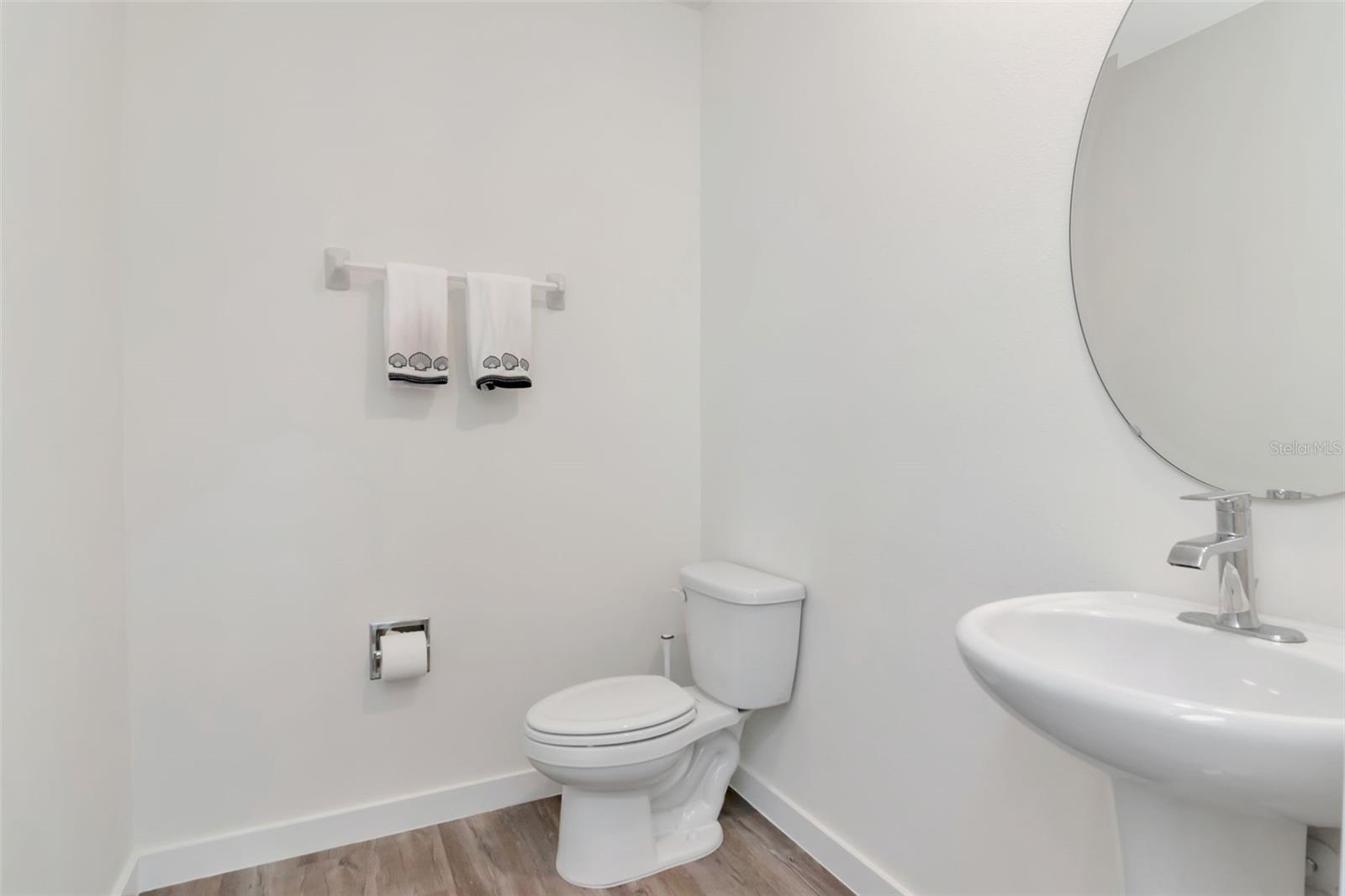 9744 CRESCENT RAY DR