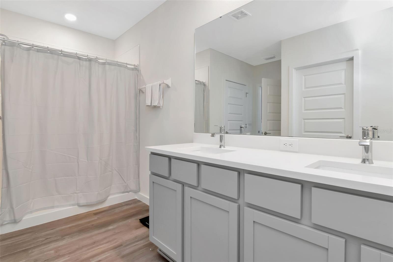 9744 CRESCENT RAY DR