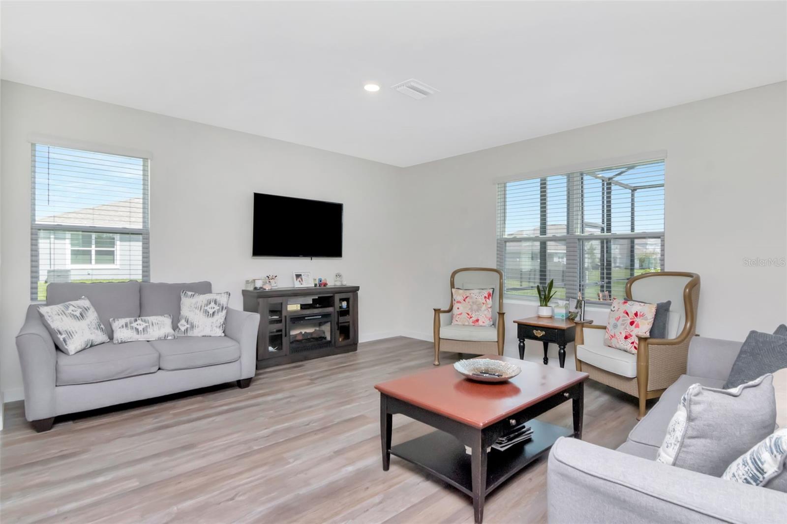 9744 CRESCENT RAY DR