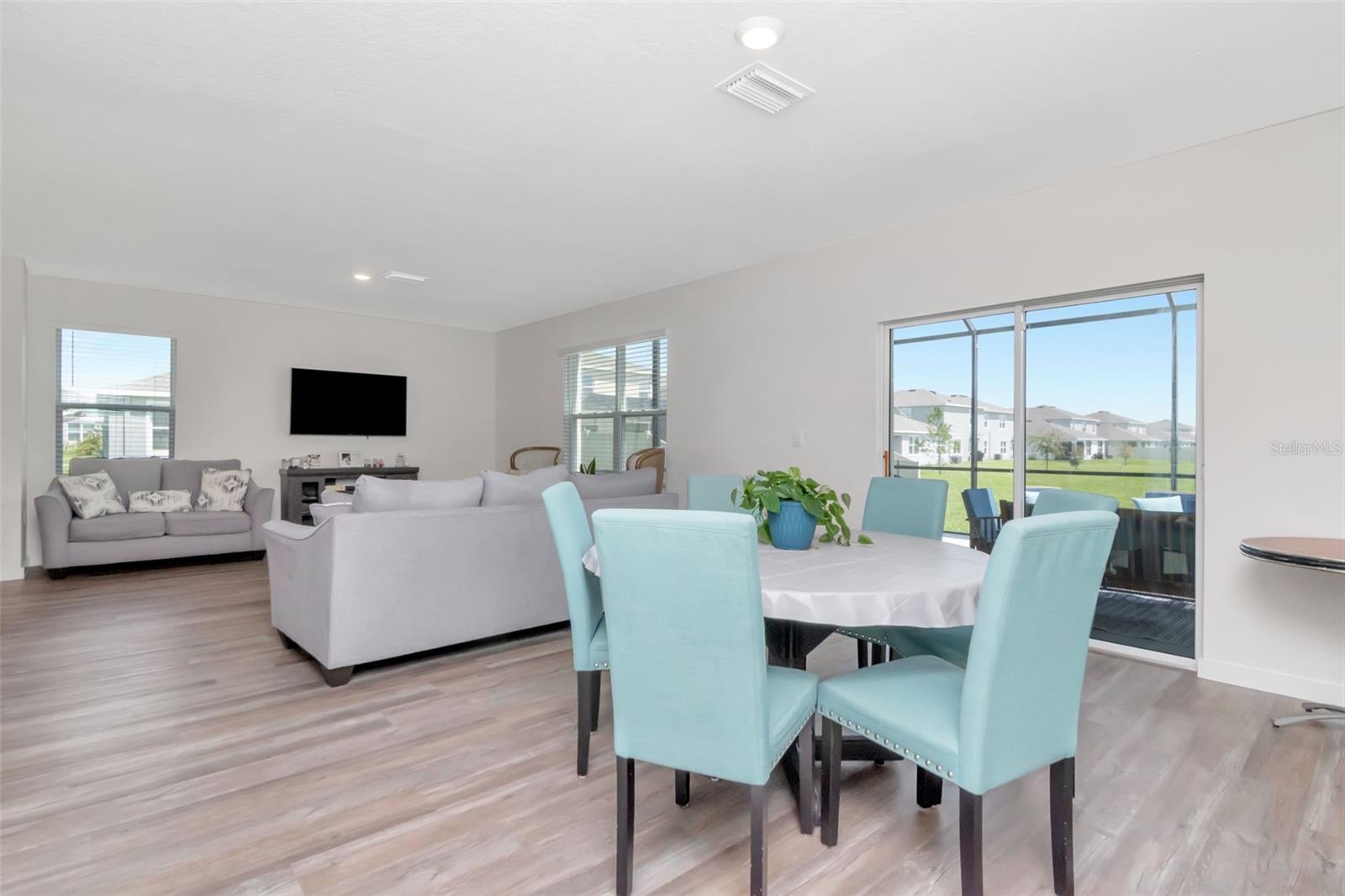 9744 CRESCENT RAY DR