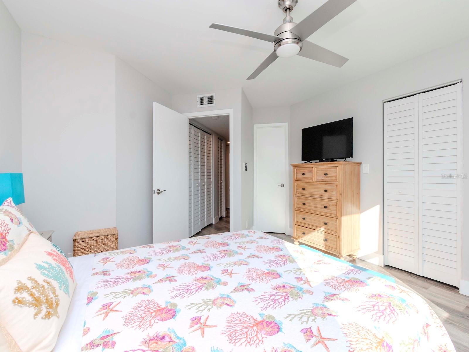 6100 BAHIA DEL MAR CIR #102