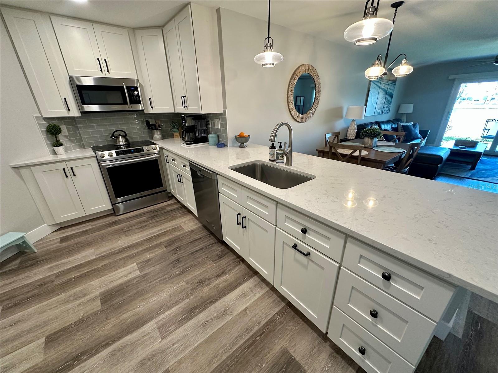 6100 BAHIA DEL MAR CIR #102