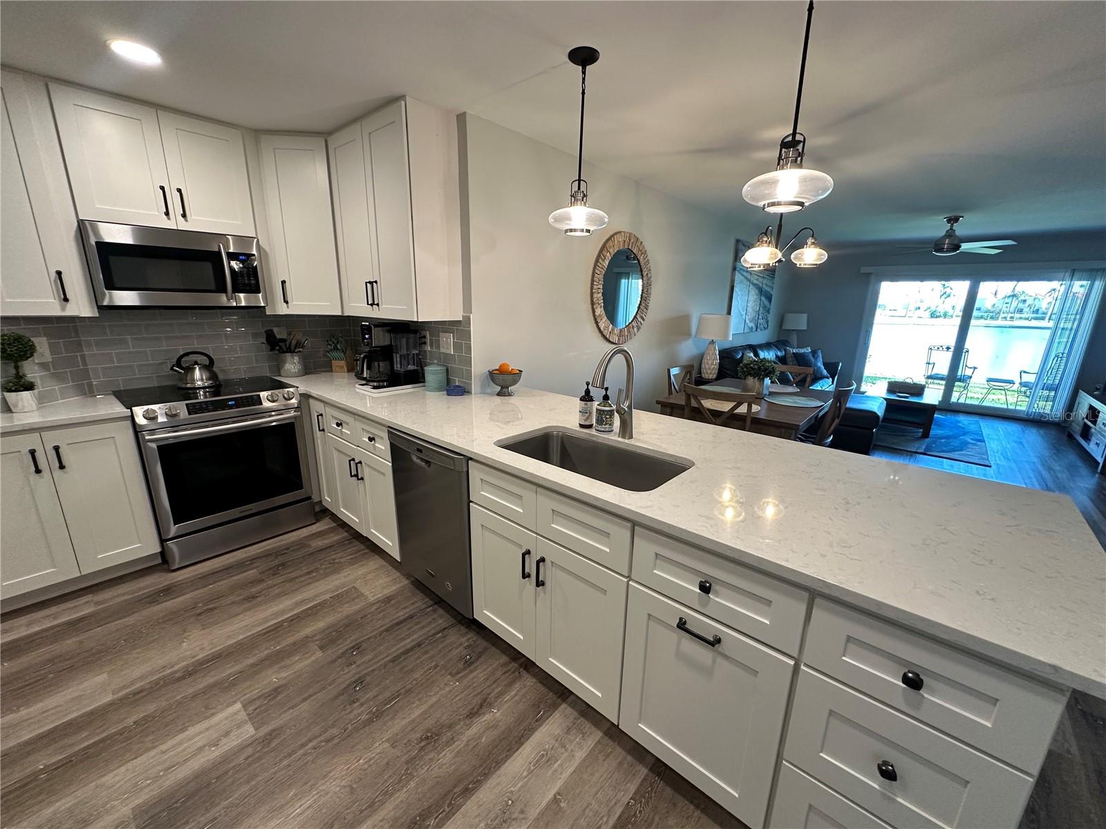 6100 BAHIA DEL MAR CIR #102