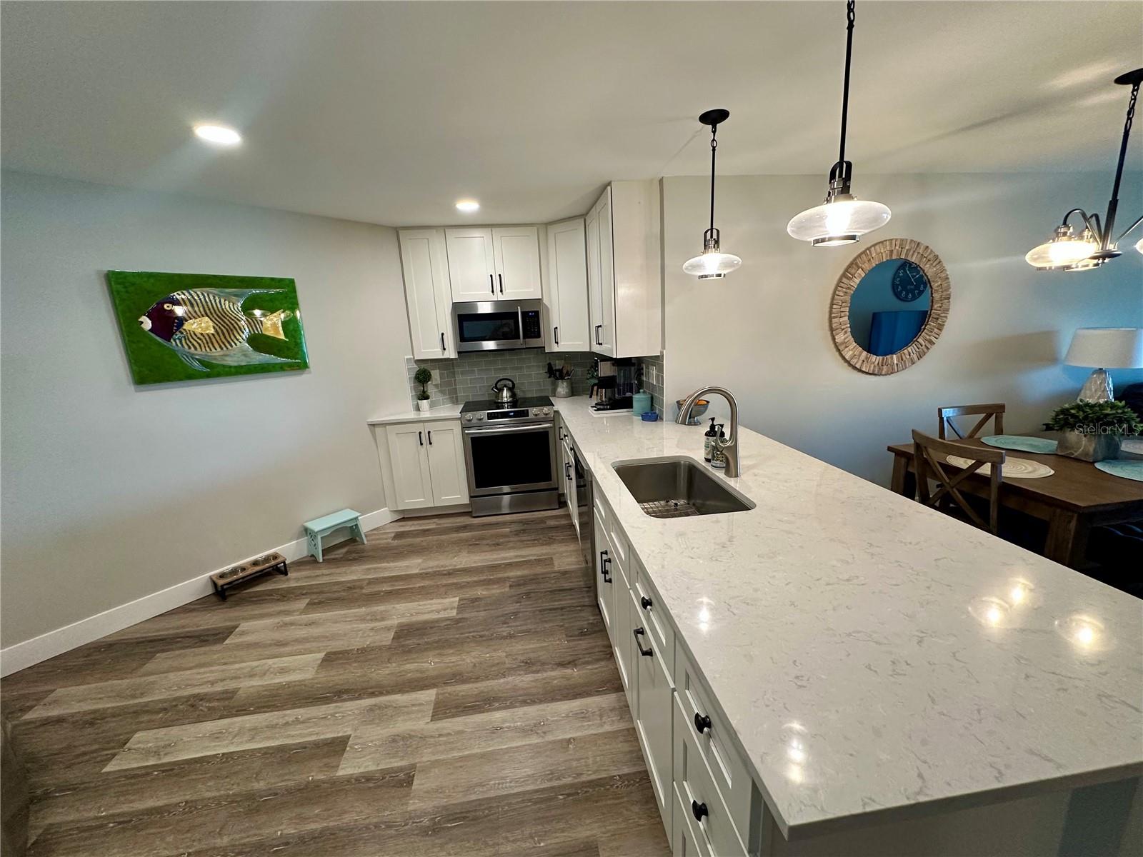 6100 BAHIA DEL MAR CIR #102