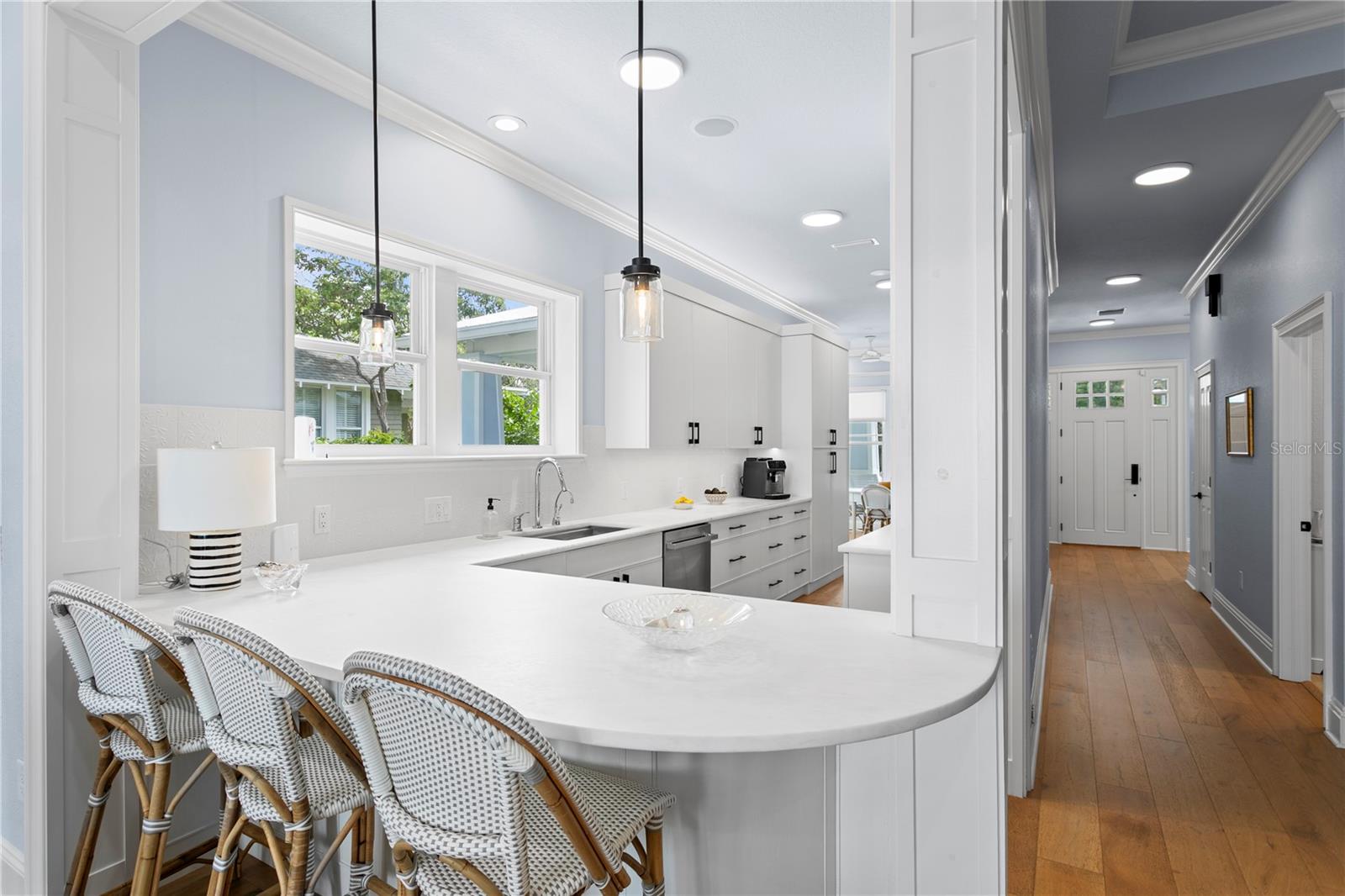 823 S EDISON AVE