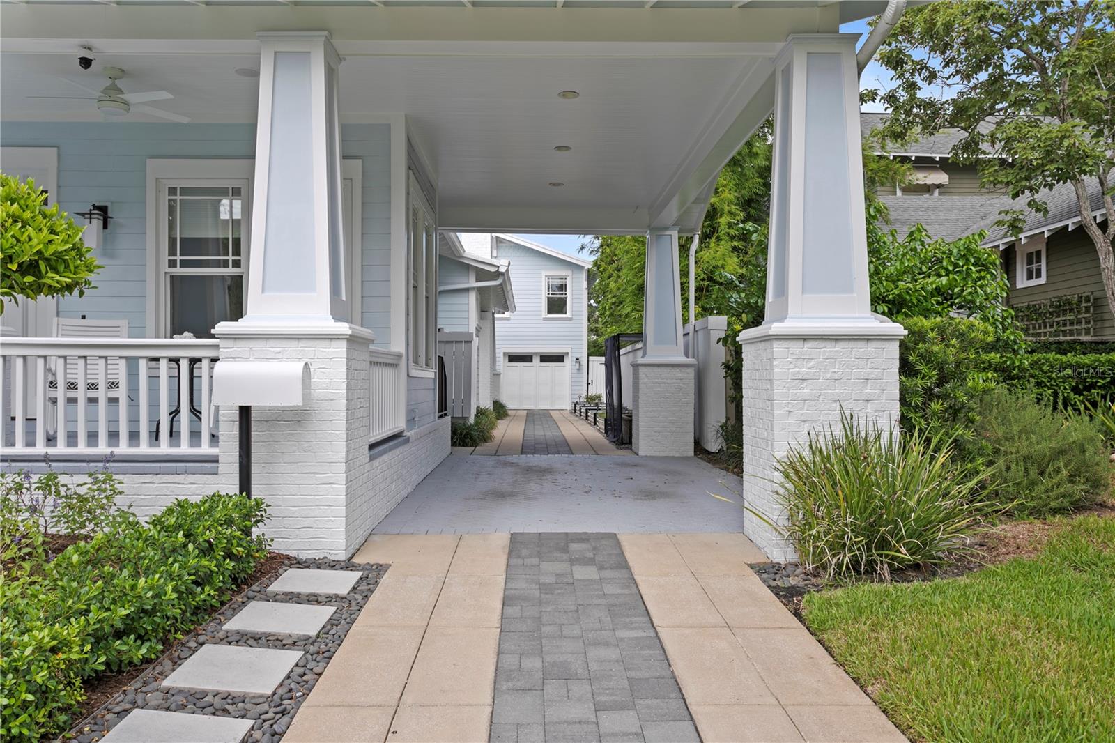 823 S EDISON AVE