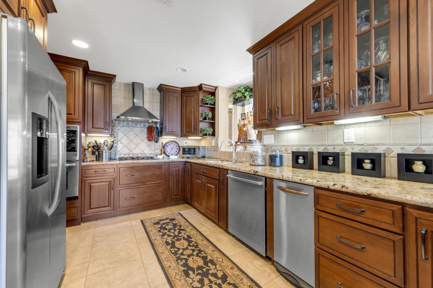 1410 Hound Hollow Road