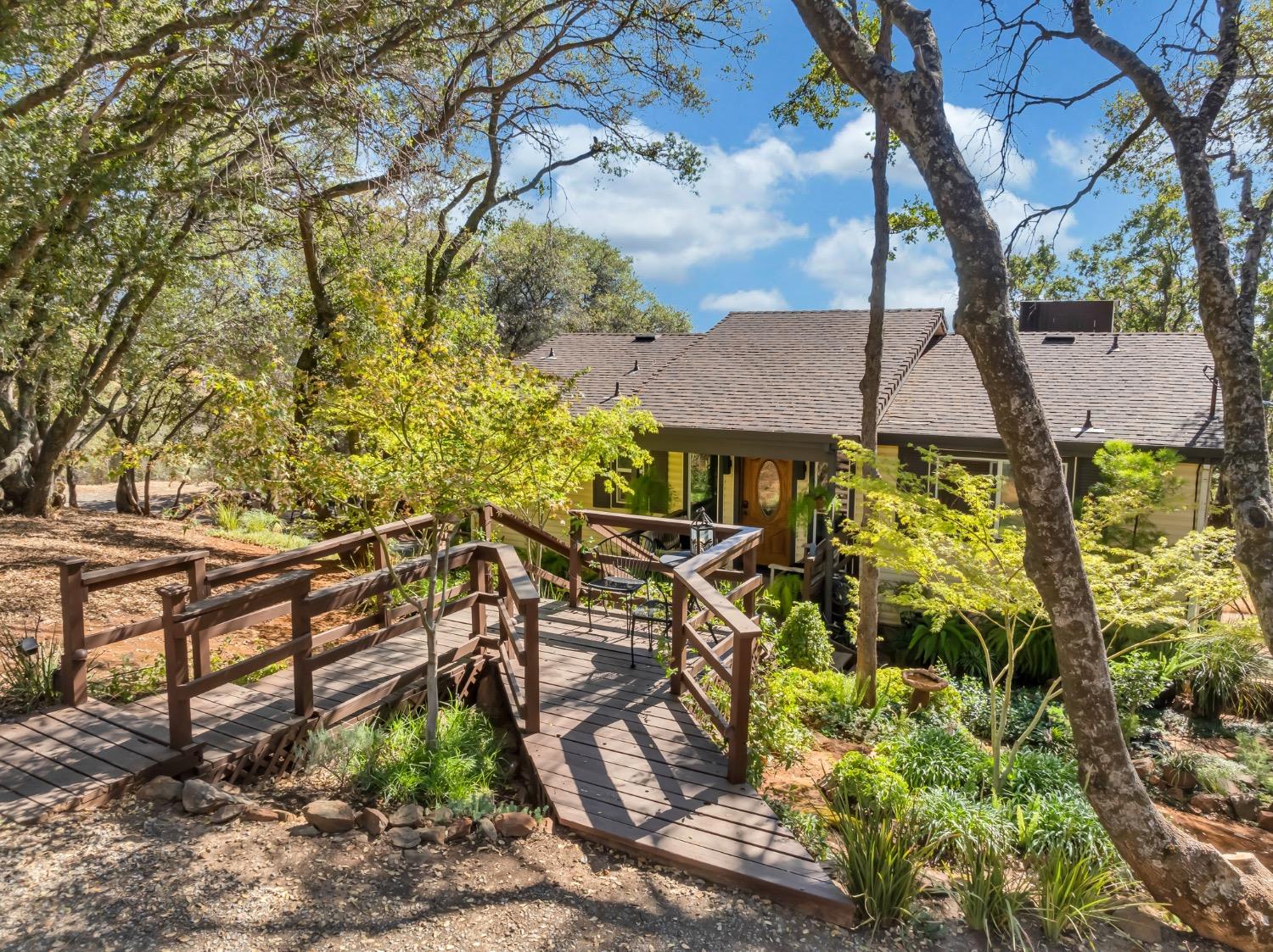 1410 Hound Hollow Road