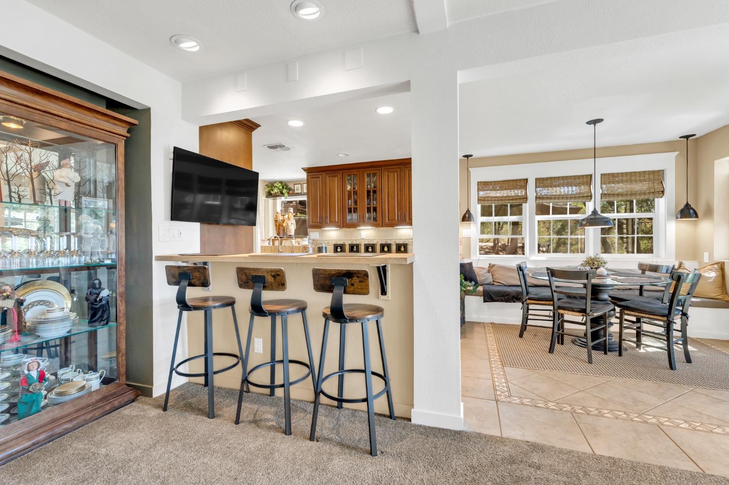 1410 Hound Hollow Road