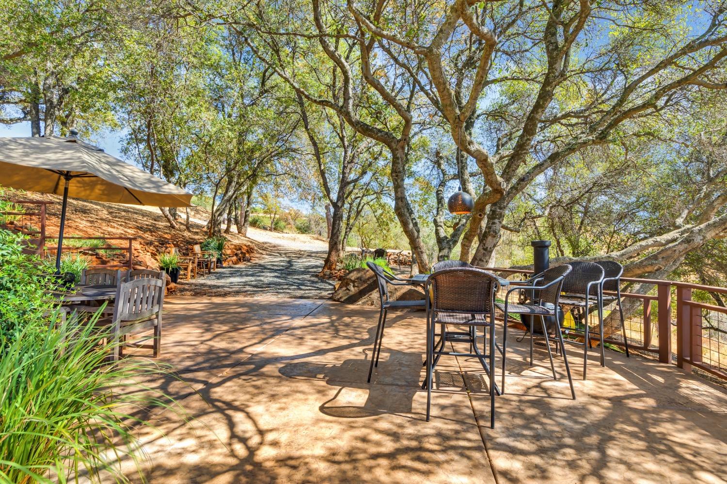 1410 Hound Hollow Road