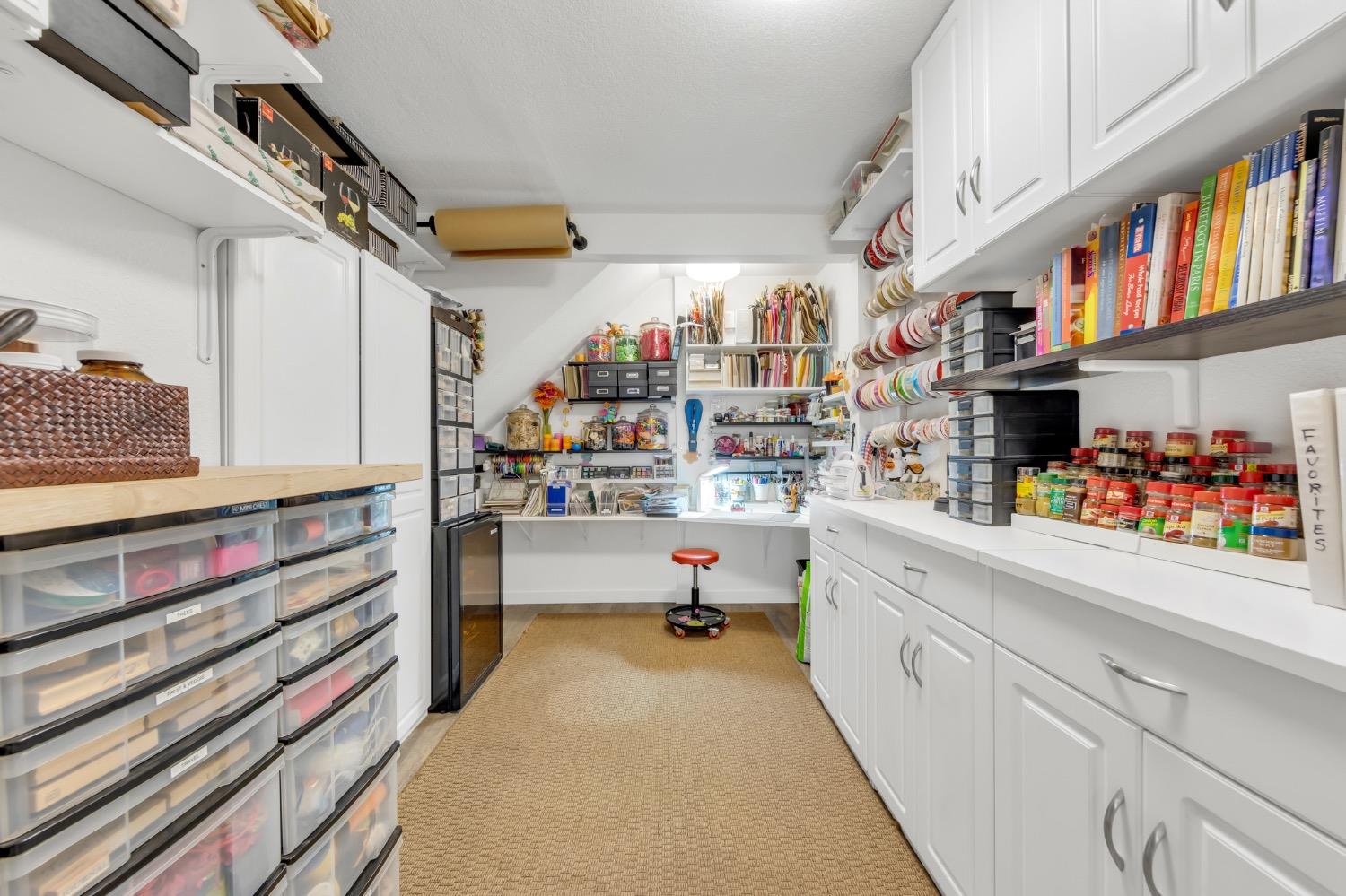 1410 Hound Hollow Road