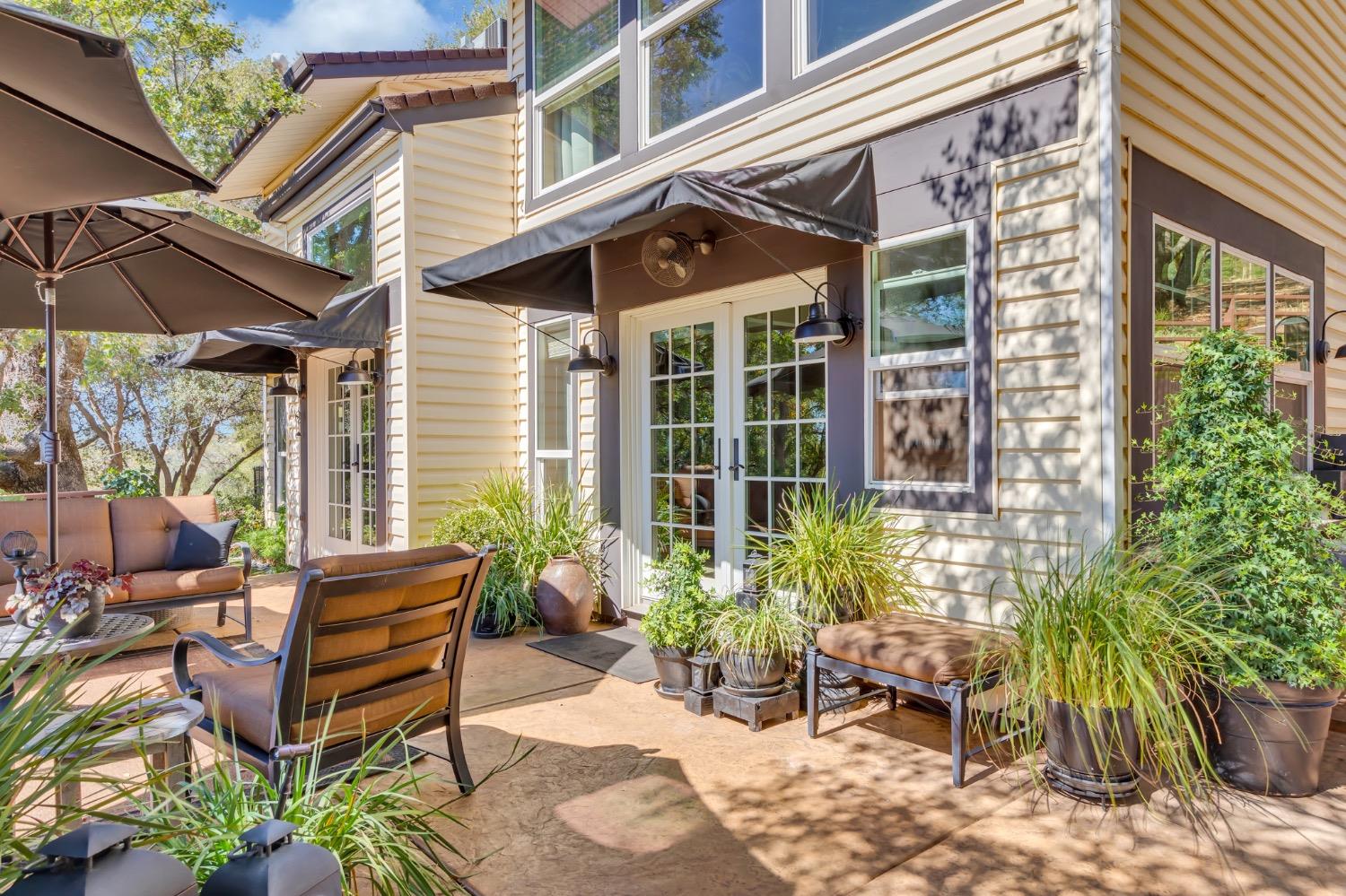 1410 Hound Hollow Road