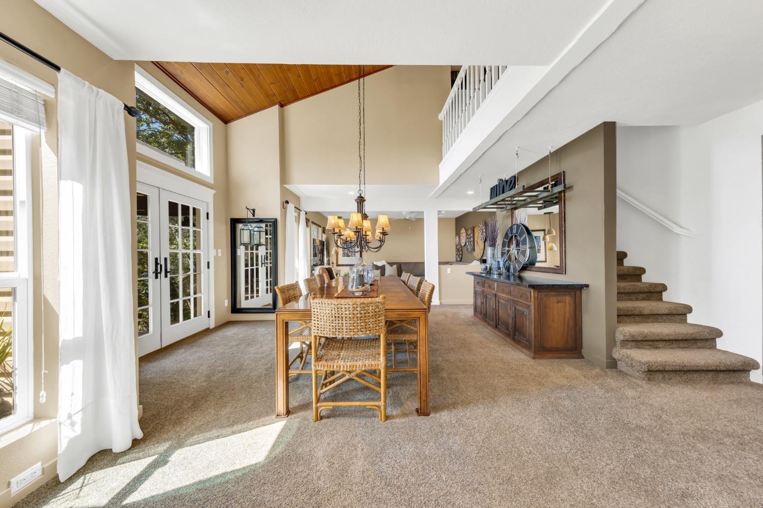 1410 Hound Hollow Road