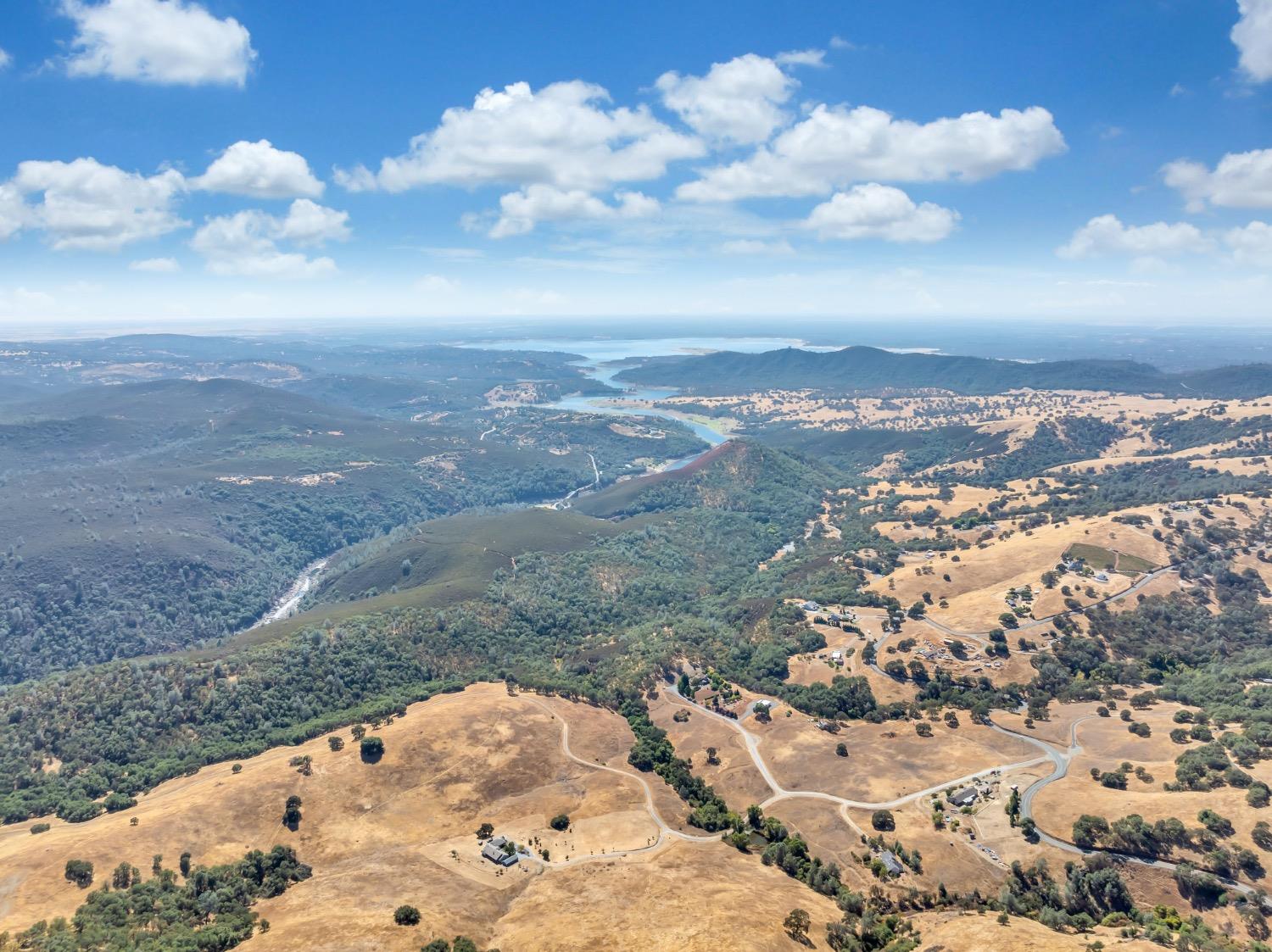 1410 Hound Hollow Road