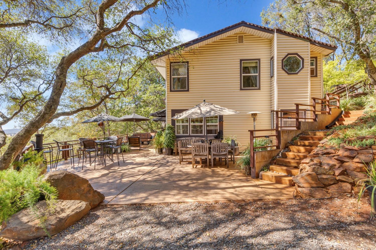 1410 Hound Hollow Road