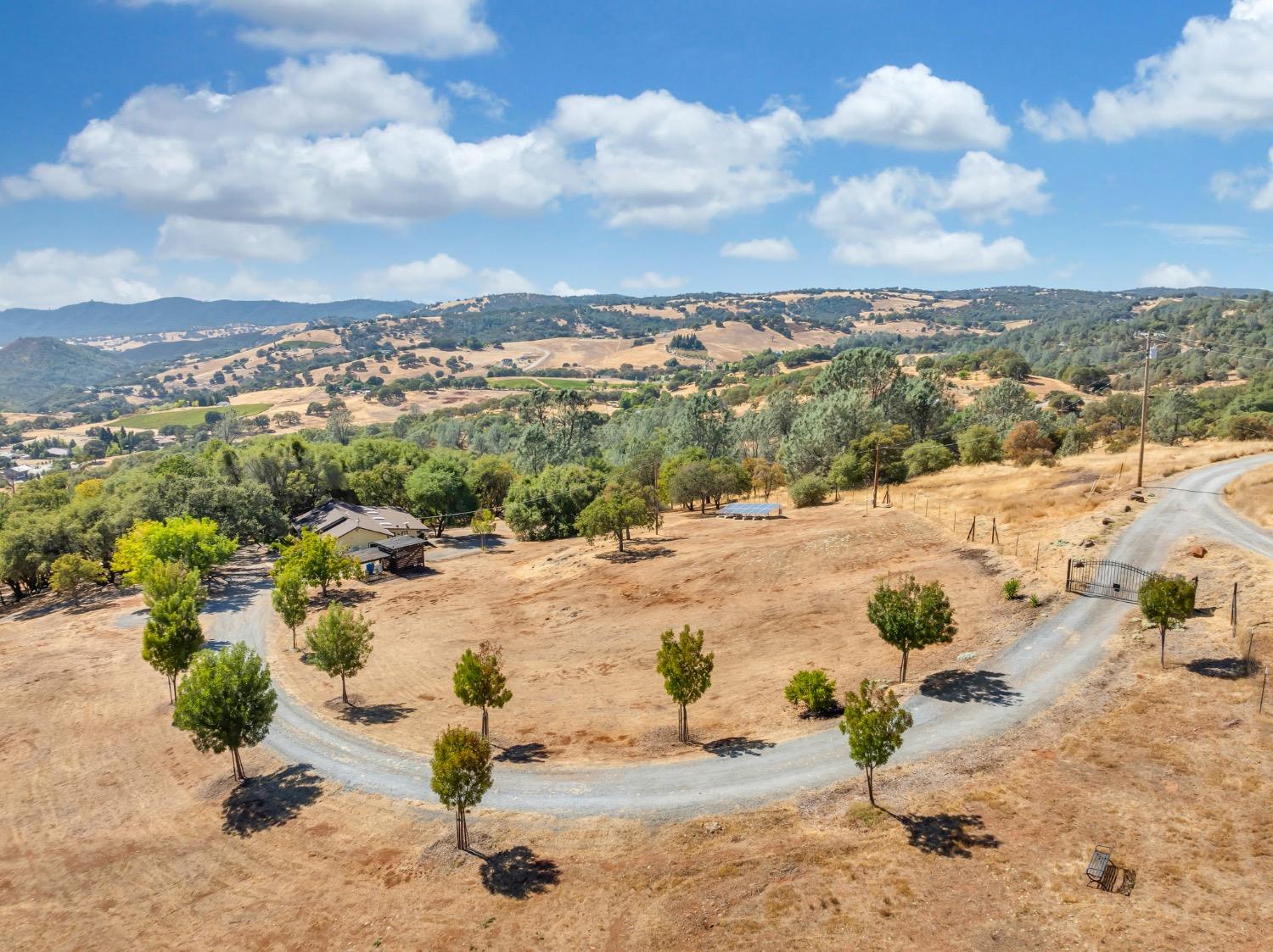 1410 Hound Hollow Road