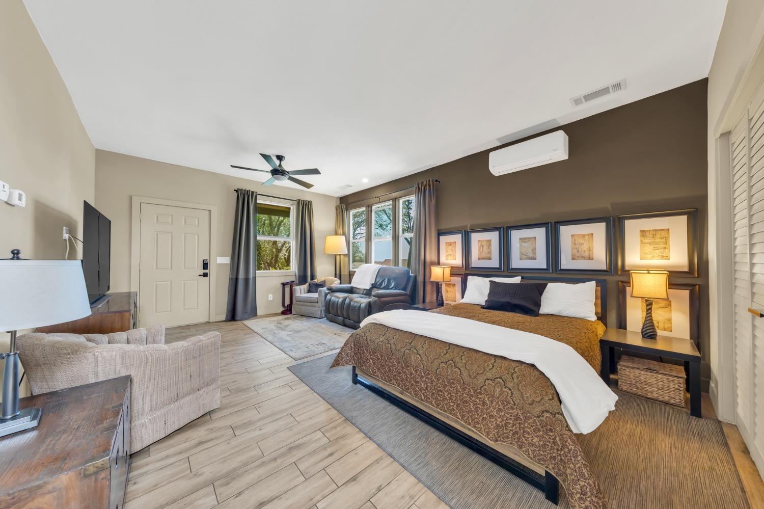 1410 Hound Hollow Road