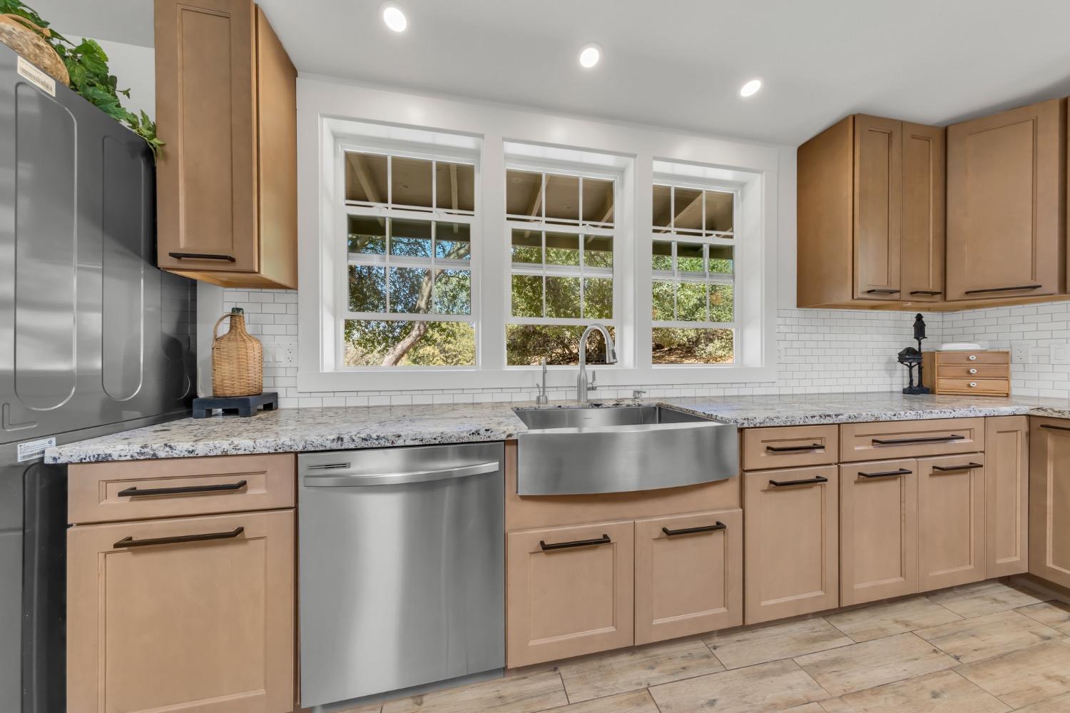 1410 Hound Hollow Road