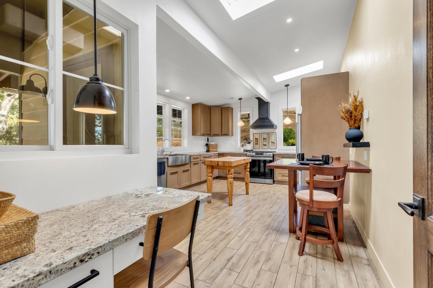 1410 Hound Hollow Road