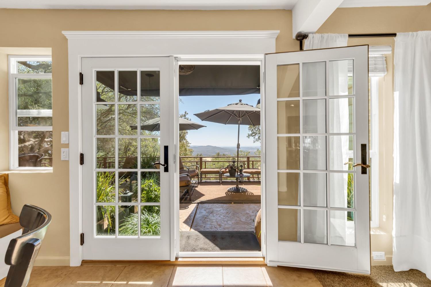 1410 Hound Hollow Road