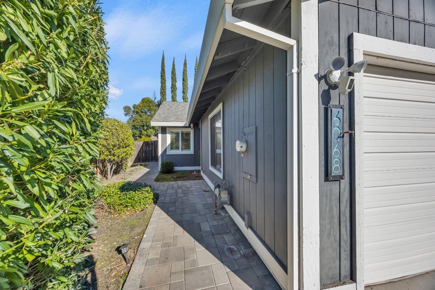 6068 Peoria Drive