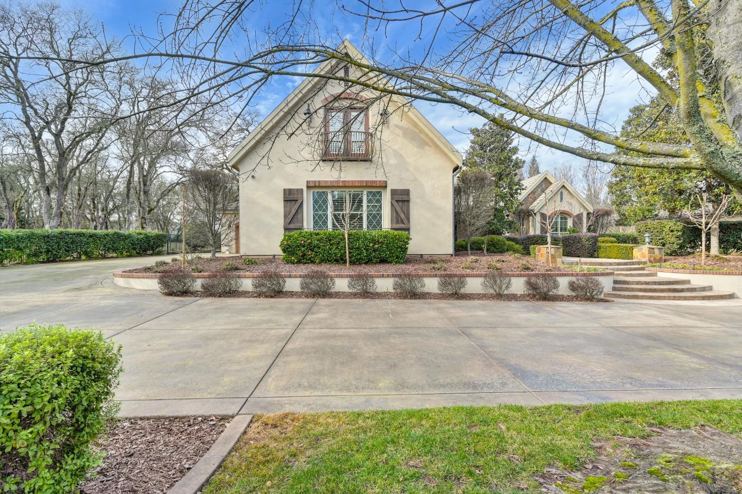 5680 Monte Claire Lane