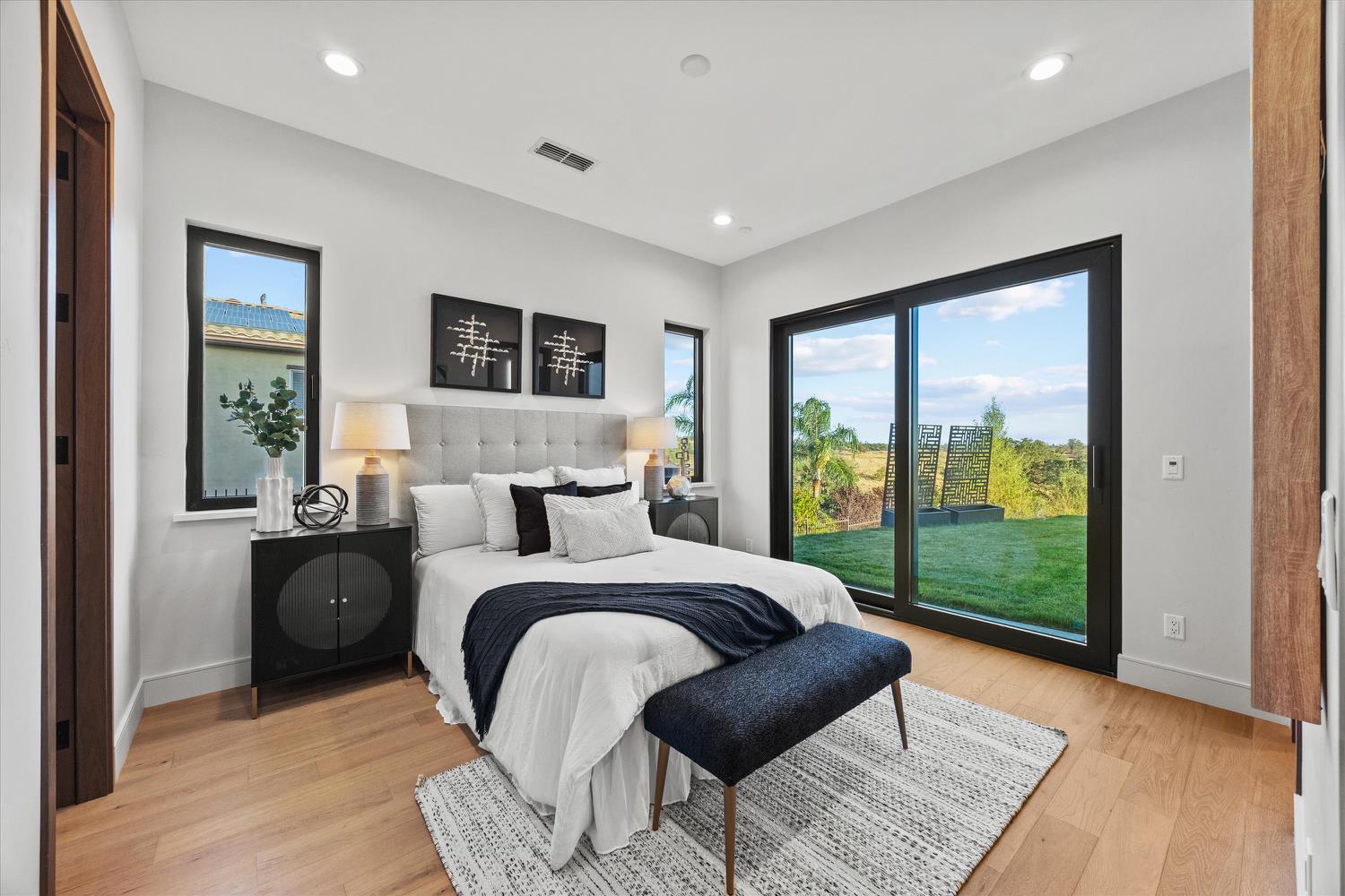 3516 Vista De Madera