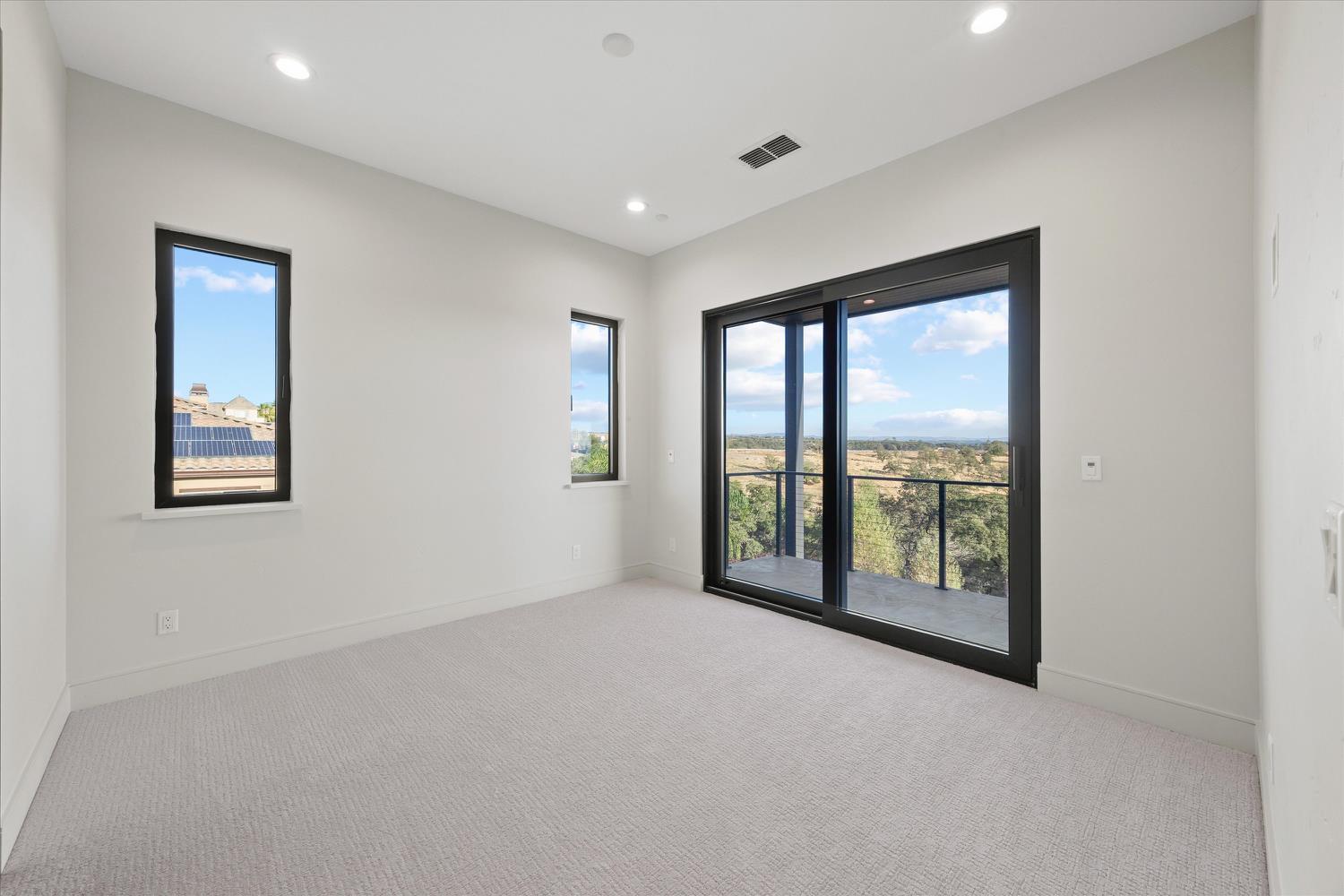 3516 Vista De Madera