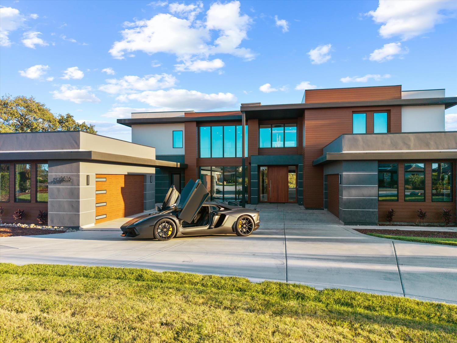 3516 Vista De Madera