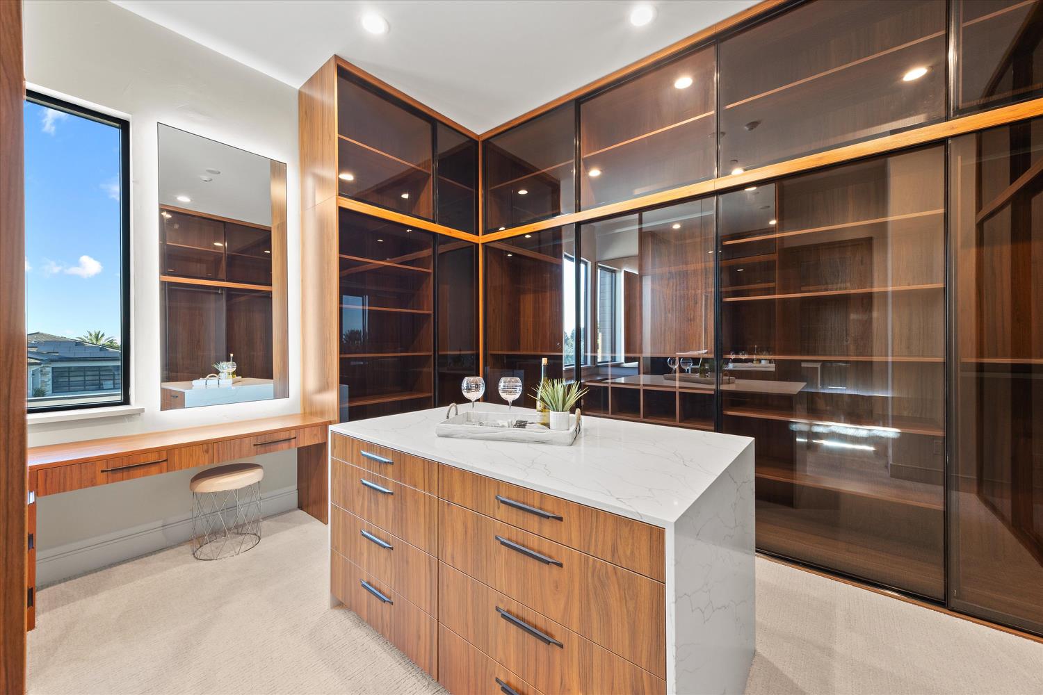 3516 Vista De Madera