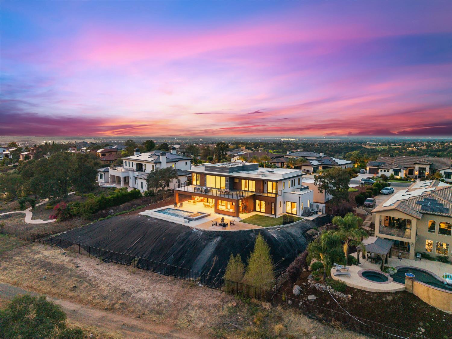 3516 Vista De Madera